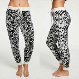 Chaser Cozy Knit Cuffed Drawstring Joggers Vanilla Cheetah Size small loungewear